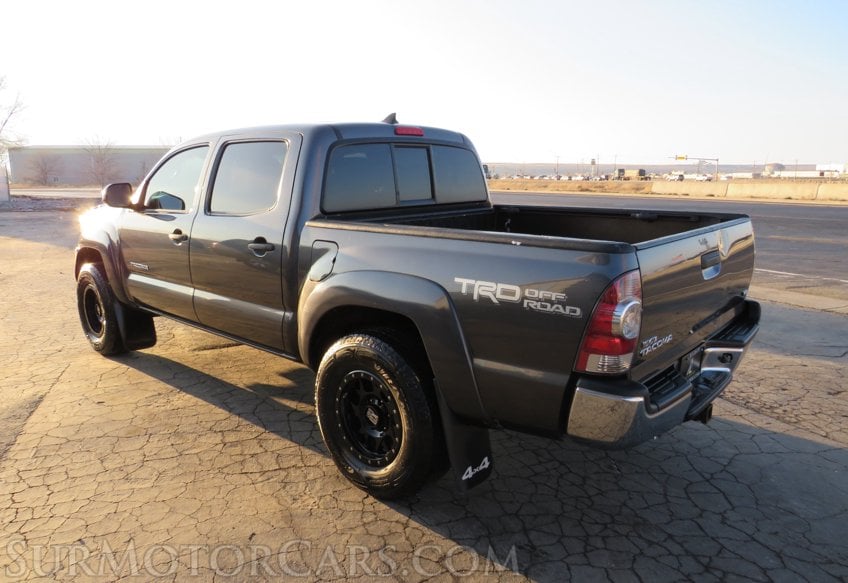2015 Toyota Tacoma - Image 7