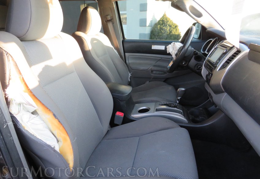 2015 Toyota Tacoma - Image 24