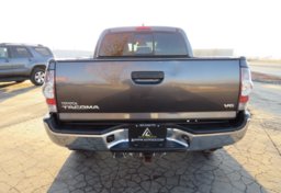 2015 Toyota Tacoma - Image 11