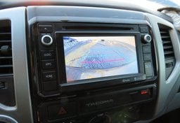 2015 Toyota Tacoma - Image 29