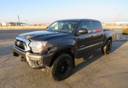 2015 Toyota Tacoma - Image 4