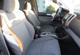 2015 Toyota Tacoma - Image 24