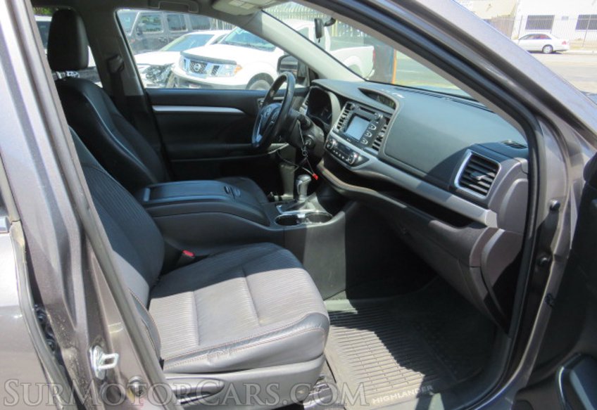 2015 Toyota Highlander - Image 21