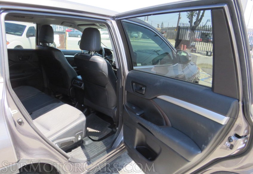 2015 Toyota Highlander - Image 30