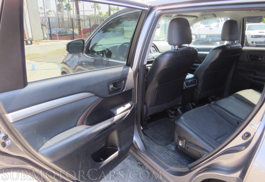2015 Toyota Highlander - Image 32