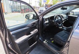 2015 Toyota Highlander - Image 20