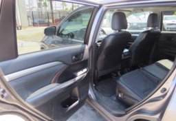 2015 Toyota Highlander - Image 32