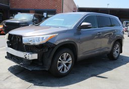 2015 Toyota Highlander - Image 1