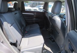 2015 Toyota Highlander - Image 27