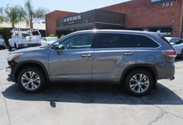 2015 Toyota Highlander - Image 10
