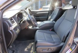 2015 Toyota Highlander - Image 22