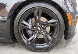 2019 Chevrolet Camaro - Image 18