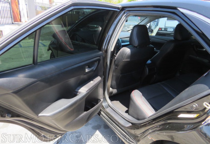 2015 Toyota Camry - Image 28