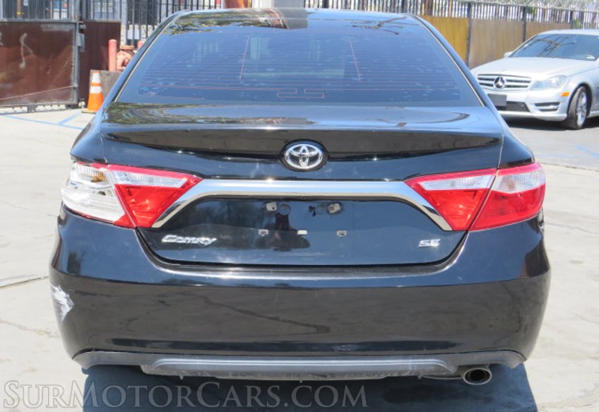 2015 Toyota Camry - Image 12