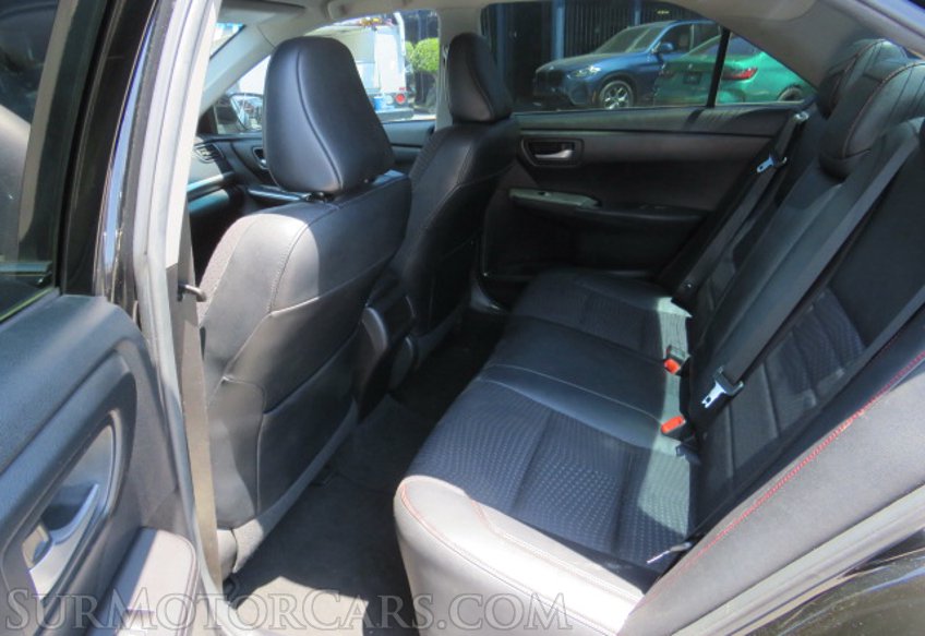 2015 Toyota Camry - Image 20