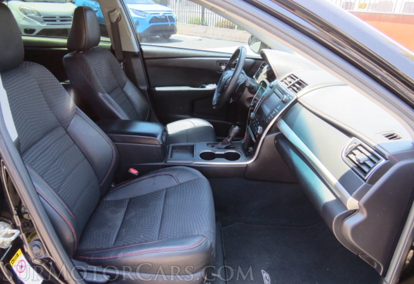 2015 Toyota Camry - Image 25