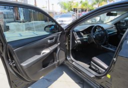 2015 Toyota Camry - Image 19