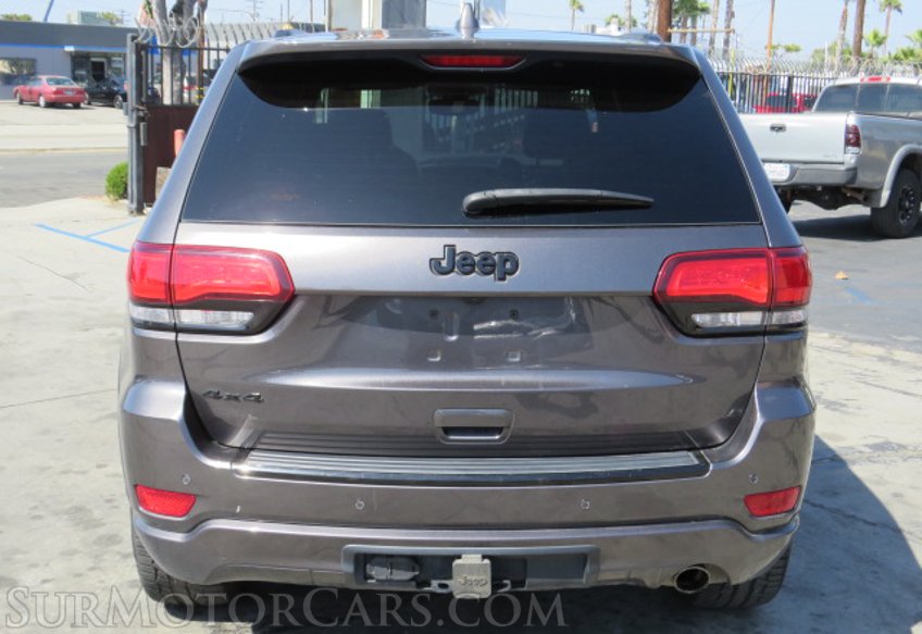 2017 Jeep Grand Cherokee - Image 11