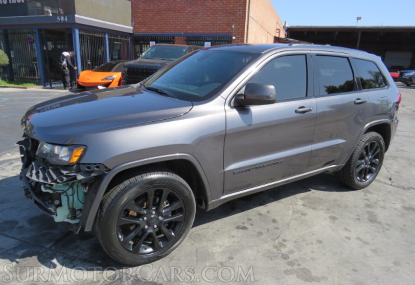 2017 Jeep Grand Cherokee - Image 3