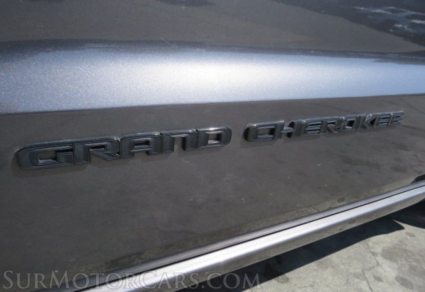 2017 Jeep Grand Cherokee - Image 21