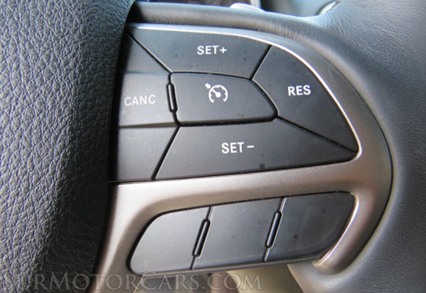 2017 Jeep Grand Cherokee - Image 38