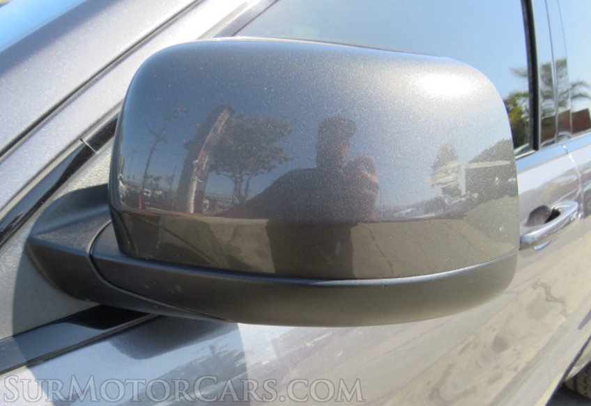 2017 Jeep Grand Cherokee - Image 16