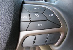 2017 Jeep Grand Cherokee - Image 38