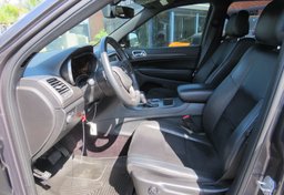 2017 Jeep Grand Cherokee - Image 26