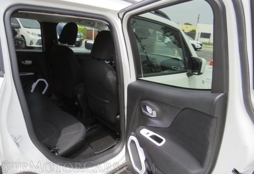 2019 Jeep Renegade - Image 17