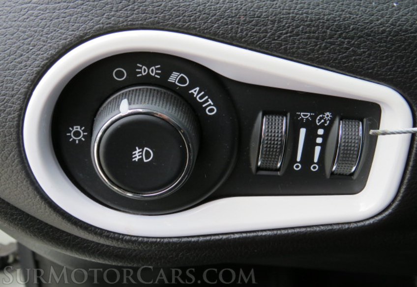 2019 Jeep Renegade - Image 38