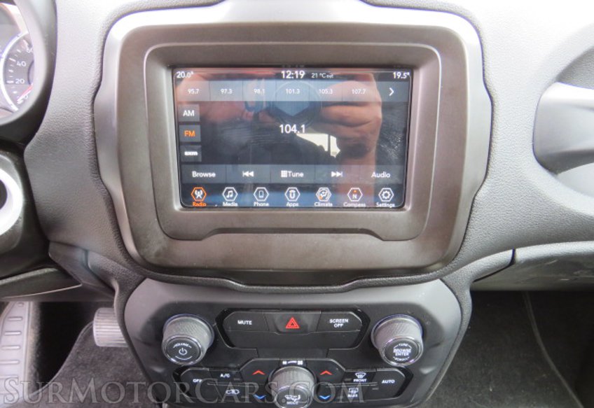 2019 Jeep Renegade - Image 33