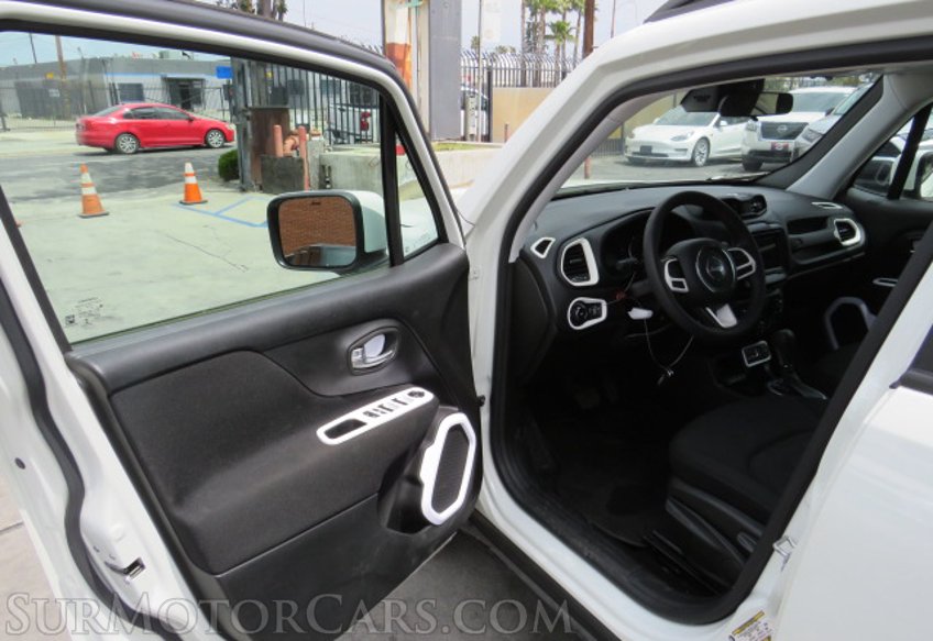 2019 Jeep Renegade - Image 19