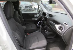 2019 Jeep Renegade - Image 24