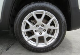 2019 Jeep Renegade - Image 16