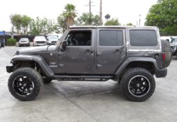 2017 Jeep Wrangler Unlimited - Image 12