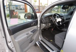 2012 Toyota Tacoma - Image 18