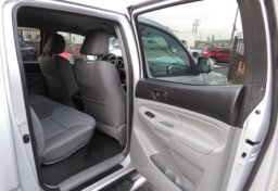 2012 Toyota Tacoma - Image 29