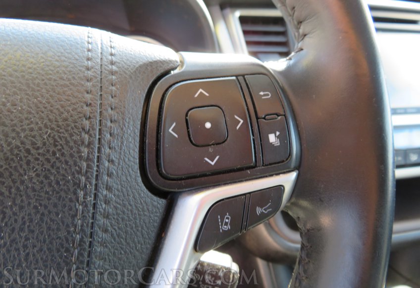 2019 Toyota Highlander - Image 29