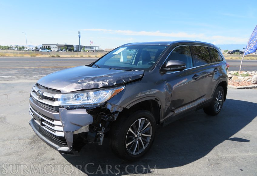 2019 Toyota Highlander - Image 2