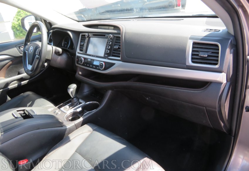 2019 Toyota Highlander - Image 20