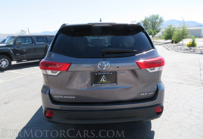 2019 Toyota Highlander - Image 11