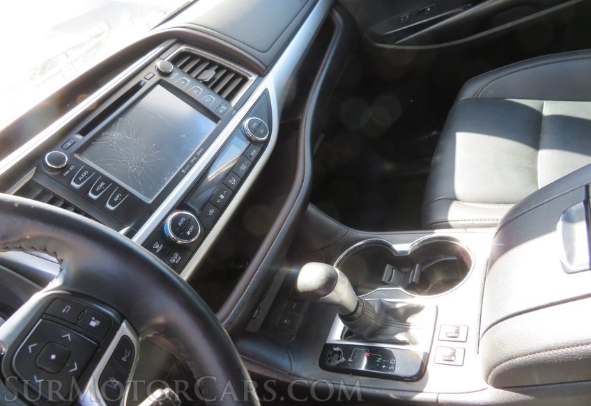 2019 Toyota Highlander - Image 31