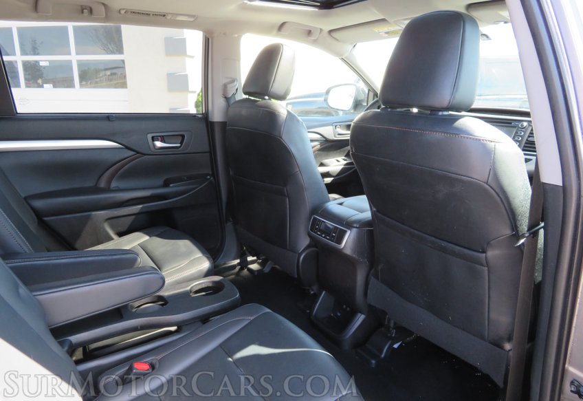 2019 Toyota Highlander - Image 24
