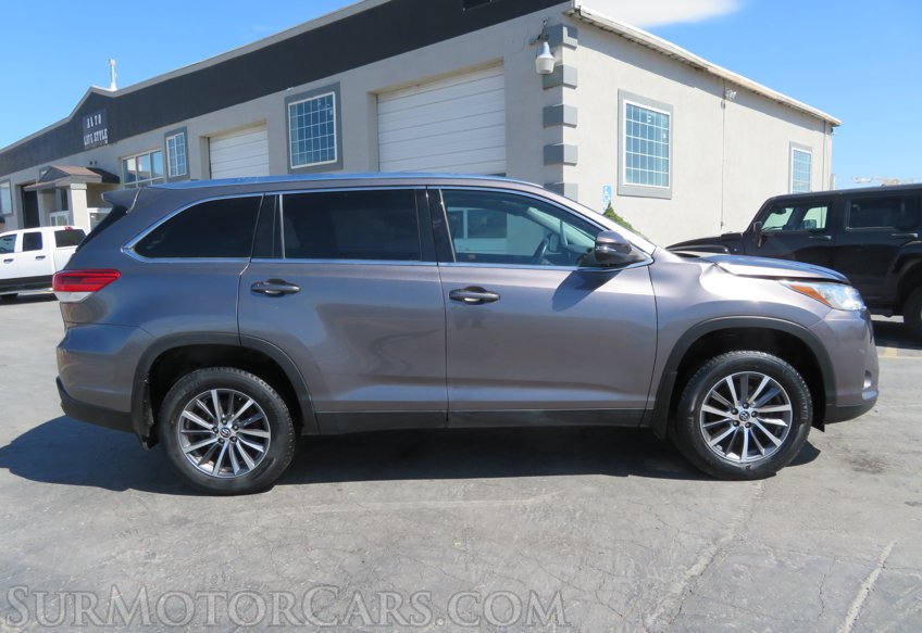 2019 Toyota Highlander - Image 10