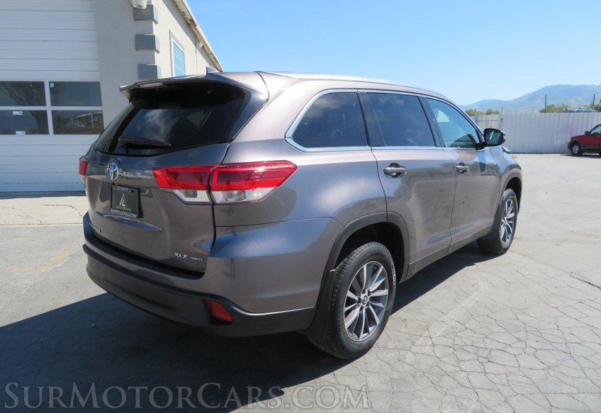 2019 Toyota Highlander - Image 8