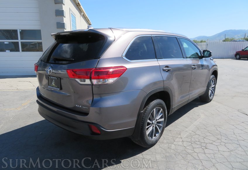 2019 Toyota Highlander - Image 6