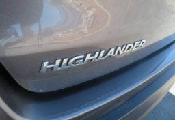 2019 Toyota Highlander - Image 16