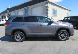2019 Toyota Highlander - Image 10