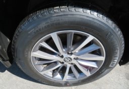 2019 Toyota Highlander - Image 46