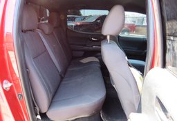 2016 Toyota Tacoma - Image 29